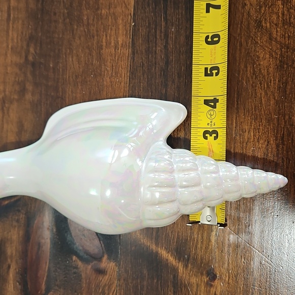 Iridescent Shell-Shaped Decor - Picture 5 of 5